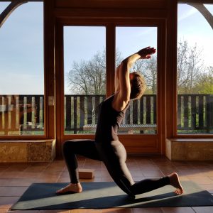 Caro Feely Crescent Lunge