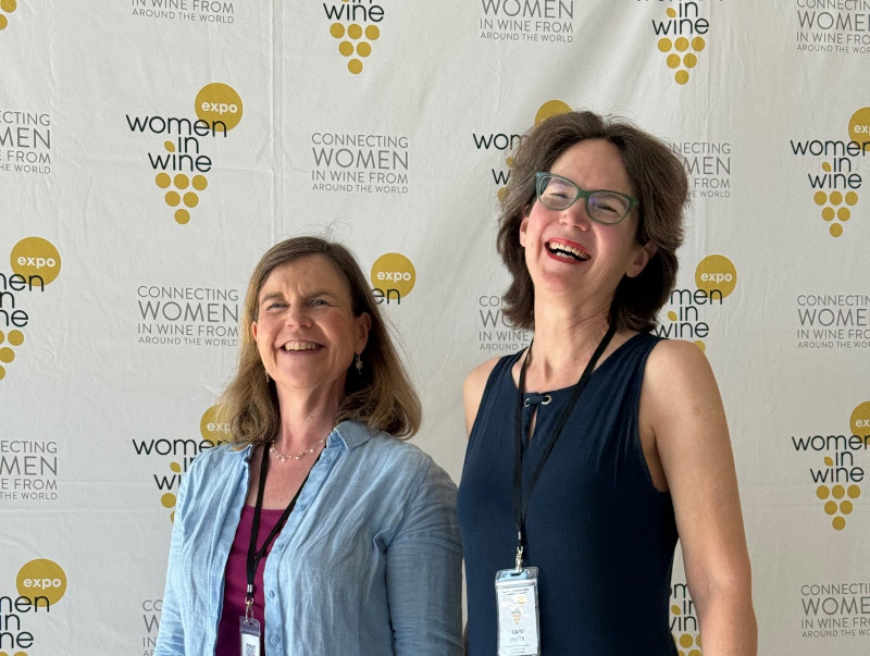 Caro Feely and Janne Hallinan Networkling at the Women in Wine Expo